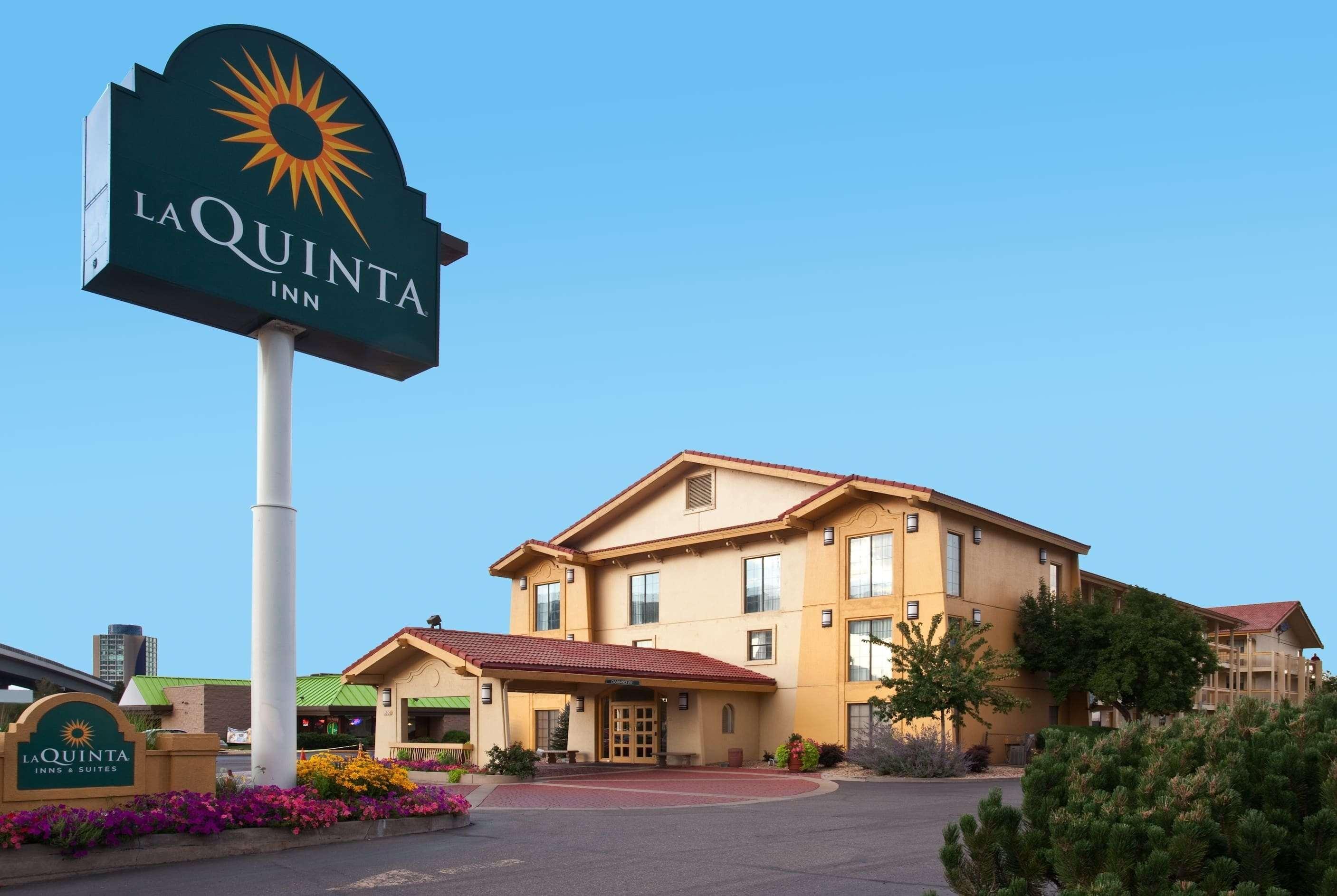 La Quinta Inn By Wyndham Denver Central エクステリア 写真