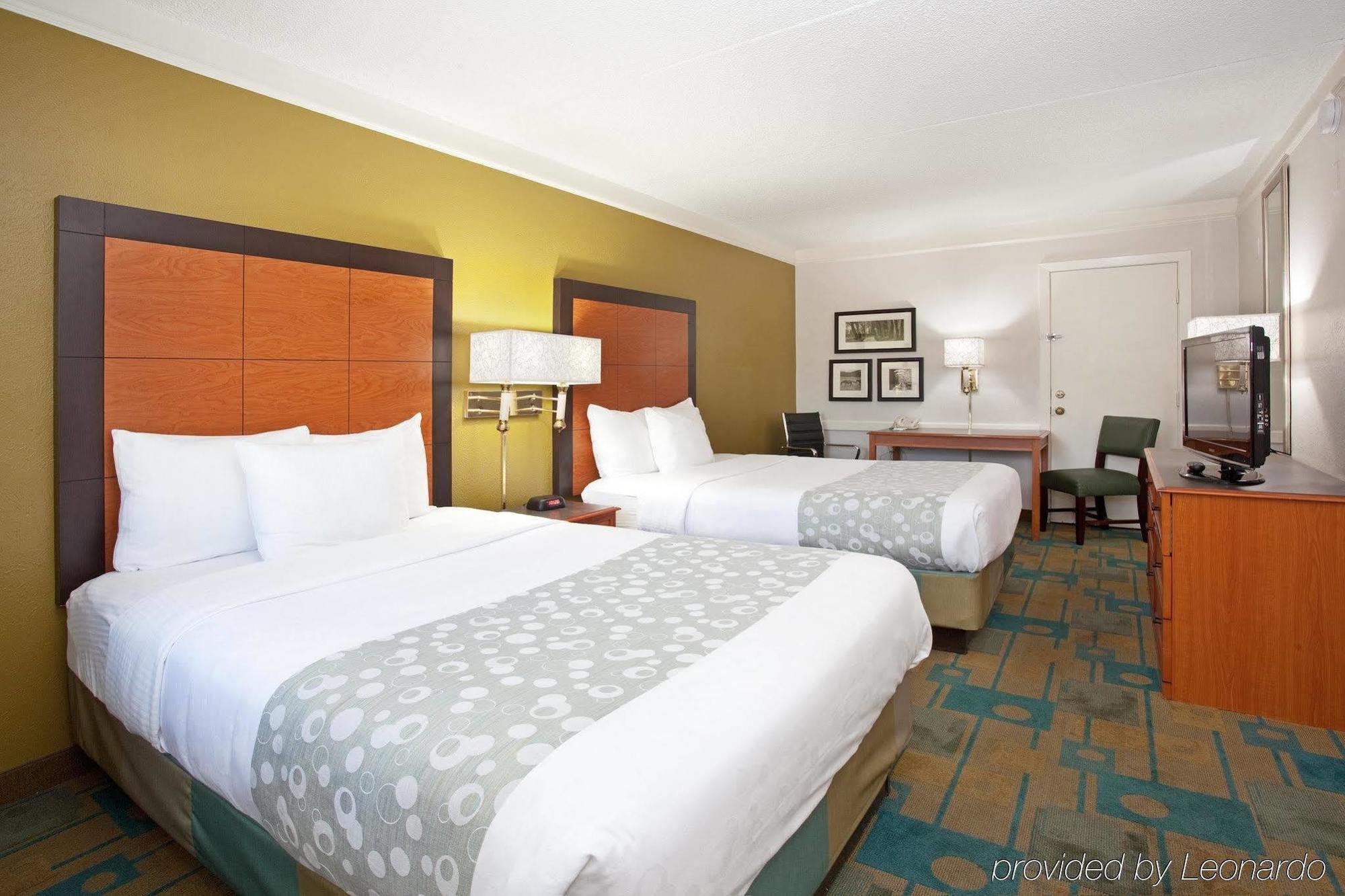La Quinta Inn By Wyndham Denver Central エクステリア 写真